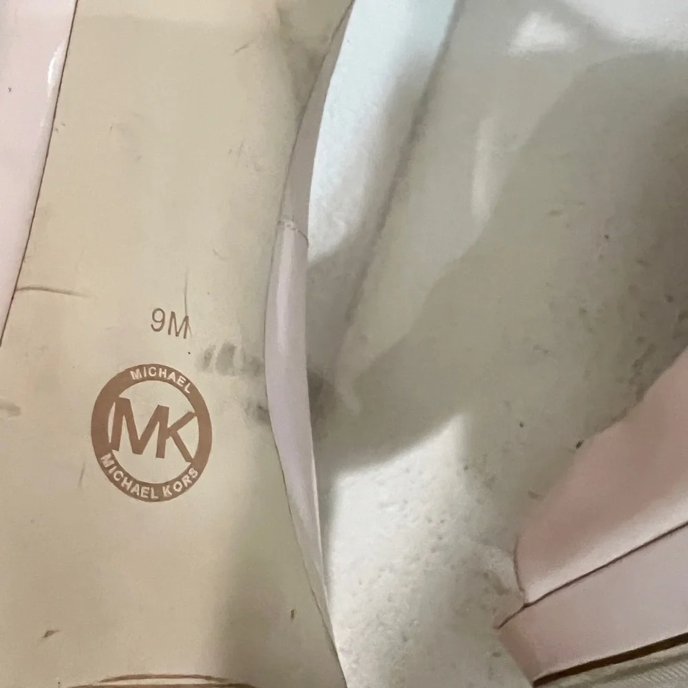 MICHAEL Michael Kors questions leave